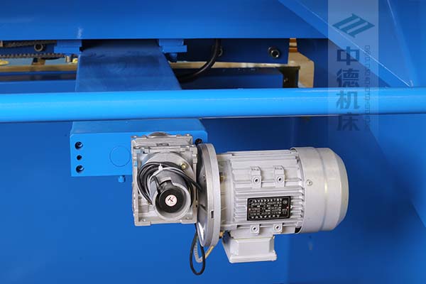 ZDS-2032后擋料AC電機(jī)與減速器一體，故障少，速度快.jpg